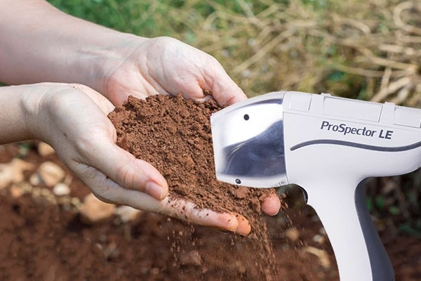 伊瓦特手持式光譜儀支持土壤檢測